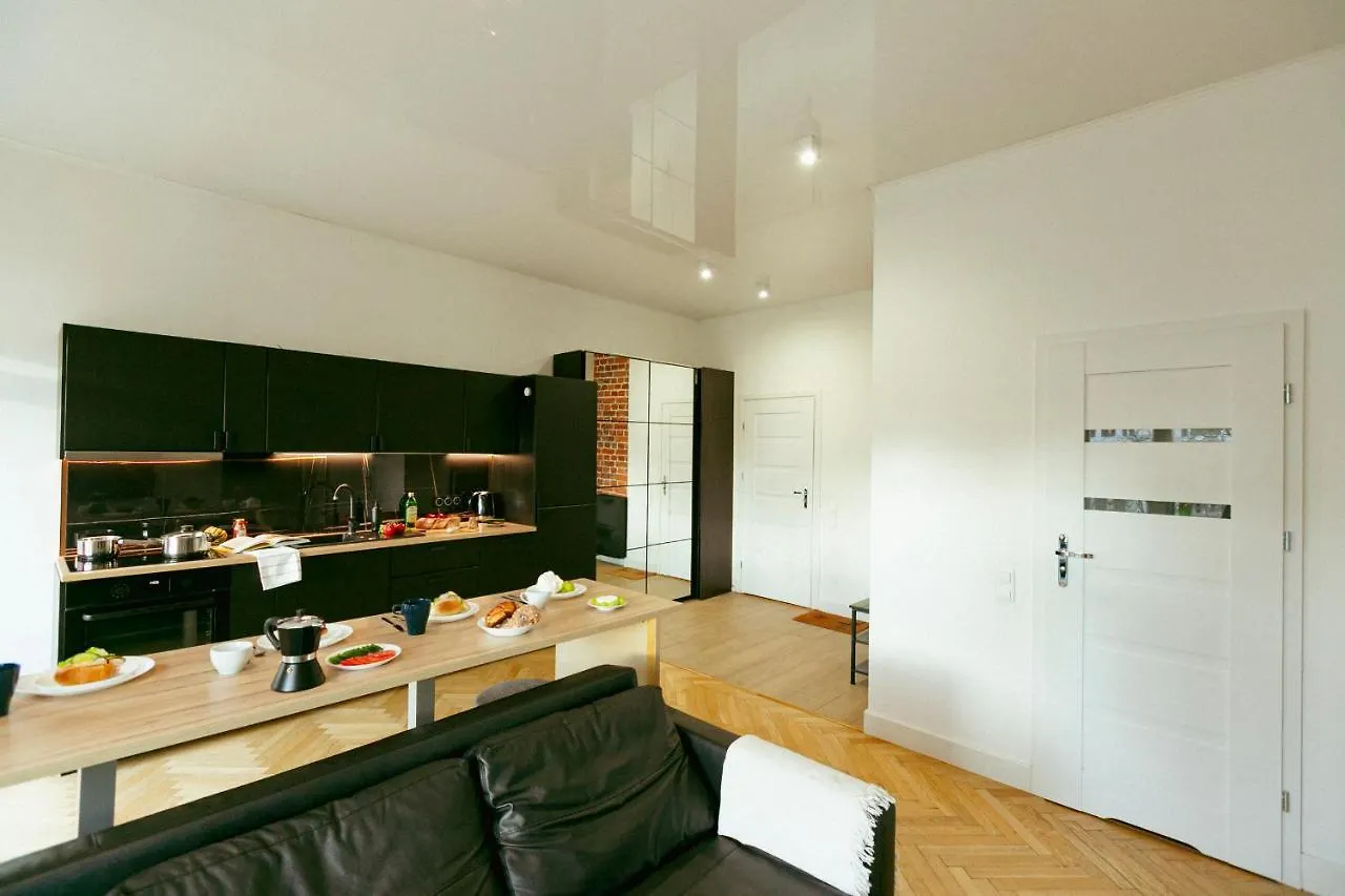 Wspolna 54A: Central Apartment with Free Parking Warsaw