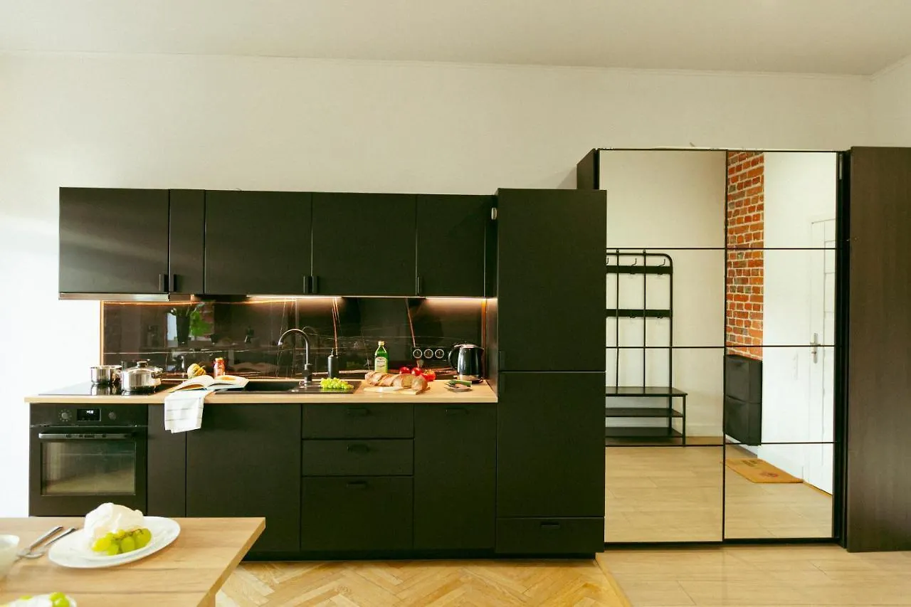 Wspolna 54A: Central Apartment with Free Parking Warsaw