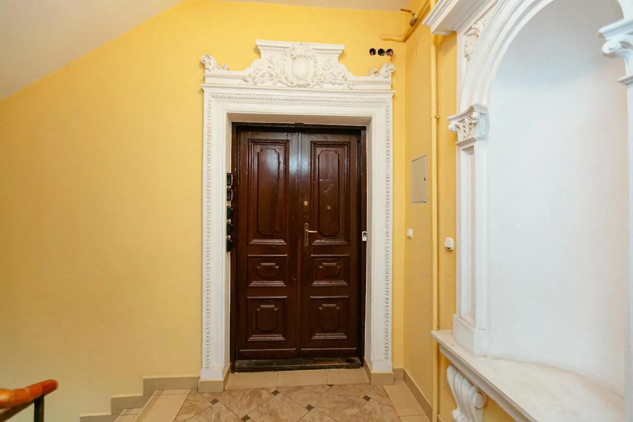 Wspolna 54A: Central Apartment with Free Parking Warsaw