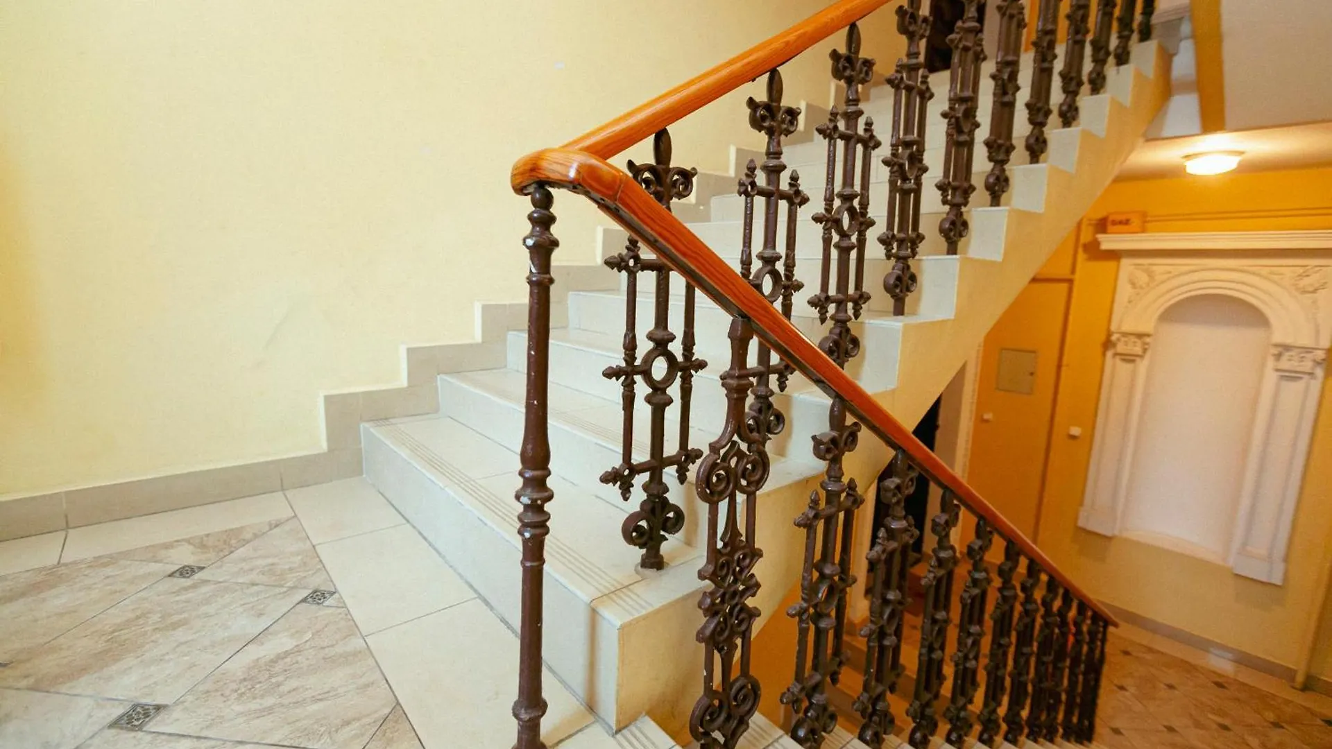 Wspolna 54A: Central Apartment with Free Parking Warsaw Poland